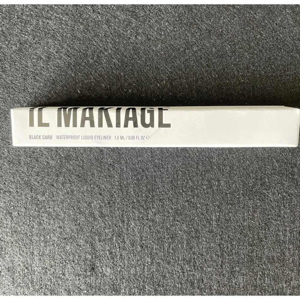 IL MAKIAGE Black Card Waterproof Liquid Eyeliner 1.5 ml/0.05 fl oz